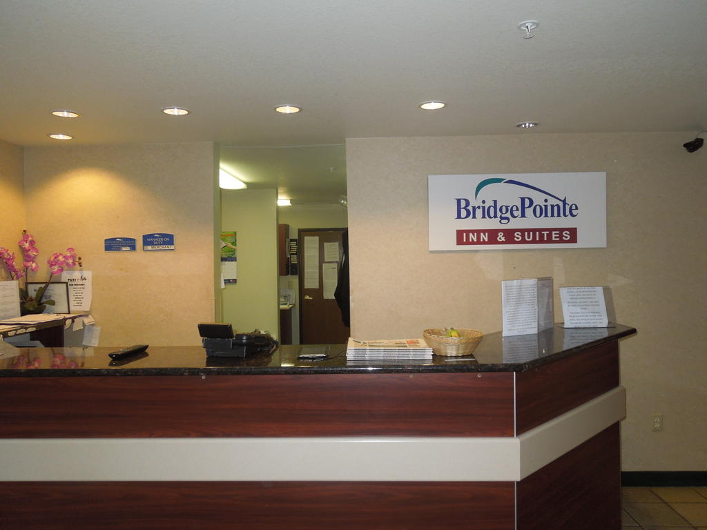 Bridgepointe Inn & Suites Toledo-Perrysburg-Rossford-Oregon-Maumee By Hollywood Casino Northwood Zewnętrze zdjęcie