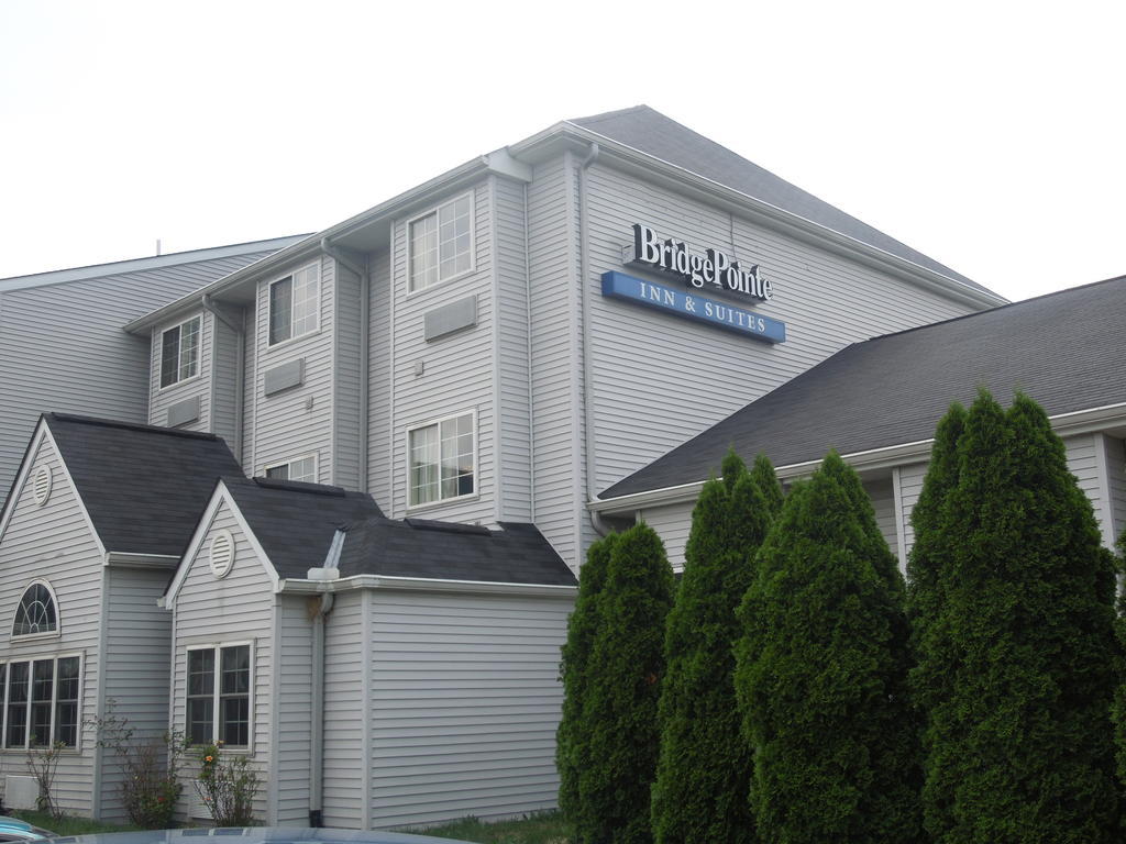 Bridgepointe Inn & Suites Toledo-Perrysburg-Rossford-Oregon-Maumee By Hollywood Casino Northwood Zewnętrze zdjęcie